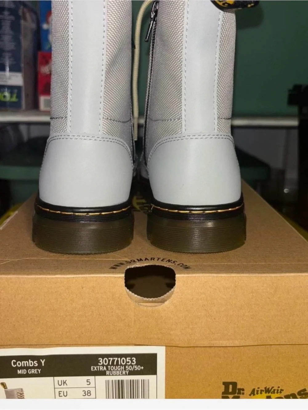 Dr. Martens Mid Grey Kids Combs Y Boots